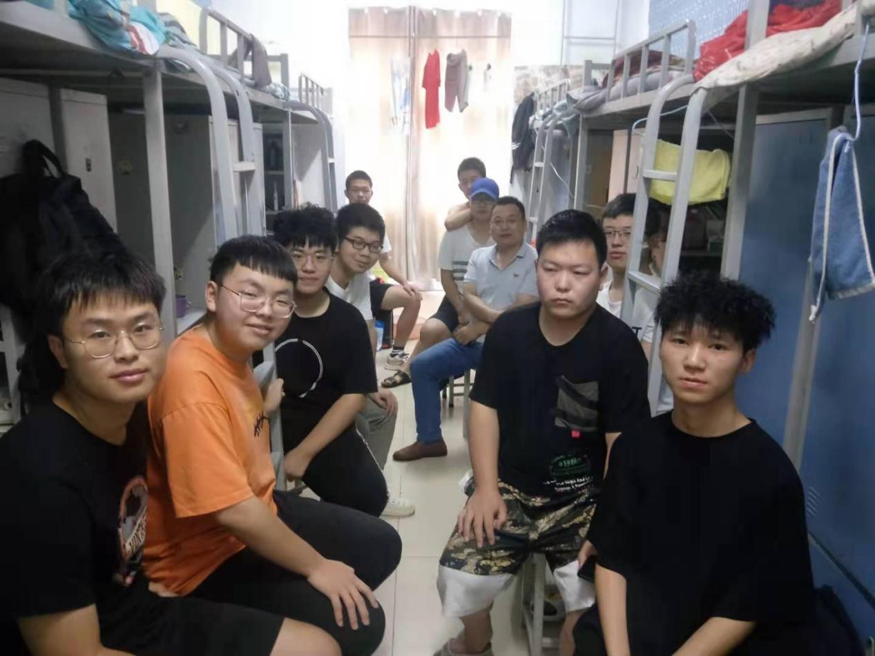 说明: 胡志国
